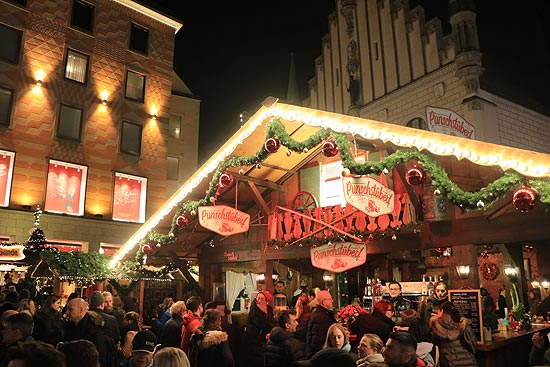 Punschstüberl auf dem Christkindlmarkt am Münchner Marienplatz (Foto: Martin Schmitz)